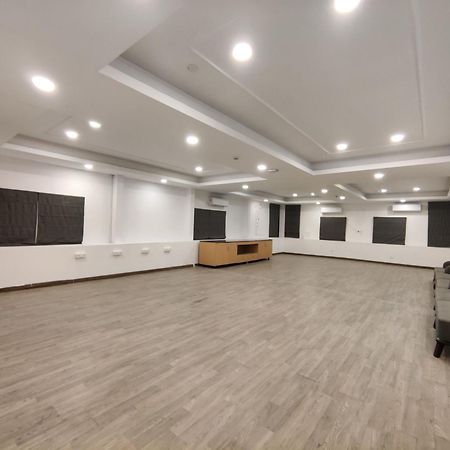 Super Townhouse Habitat New Town Rooms & Party Spaces Калькутта Экстерьер фото